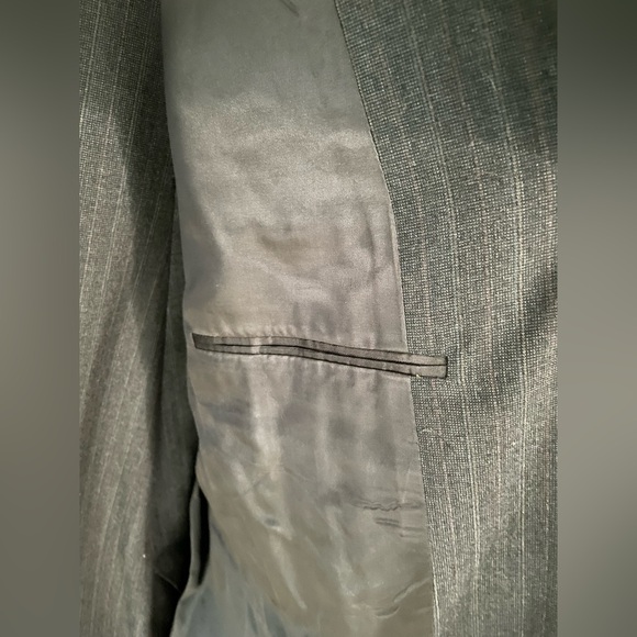 Classic Gray Pinstripe Men's Suit - Picture 4 of 6